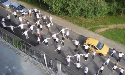 Anche il Beato Matteo è Covid free: il flash mob per medici e infermieri