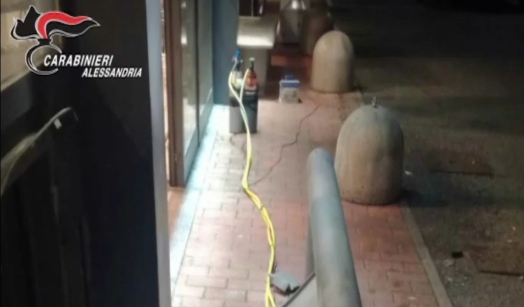 Facevano saltare con l’esplosivo le casse continue dei supermercati: arrestati VIDEO