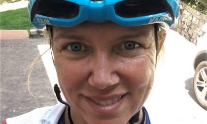 Travolta da un camion mentre si allena: muore la ciclista Roberta Agosti