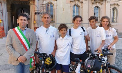 "Vento lento", il tour in bici per promuovere la mobilità sostenibile fa tappa a Pavia