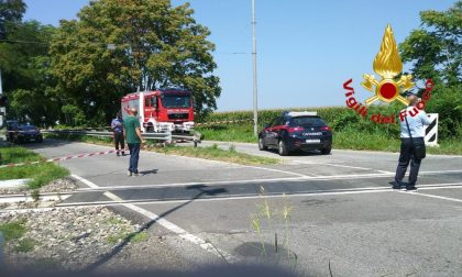 Ferragosto di sangue: 34enne alla guida di un’auto investita da un treno