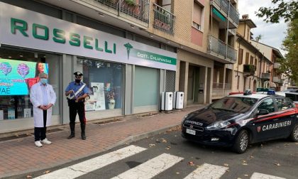 Ladro 18enne svaligia farmacia a Voghera, ma scatta l'allarme e arrivano i Carabinieri