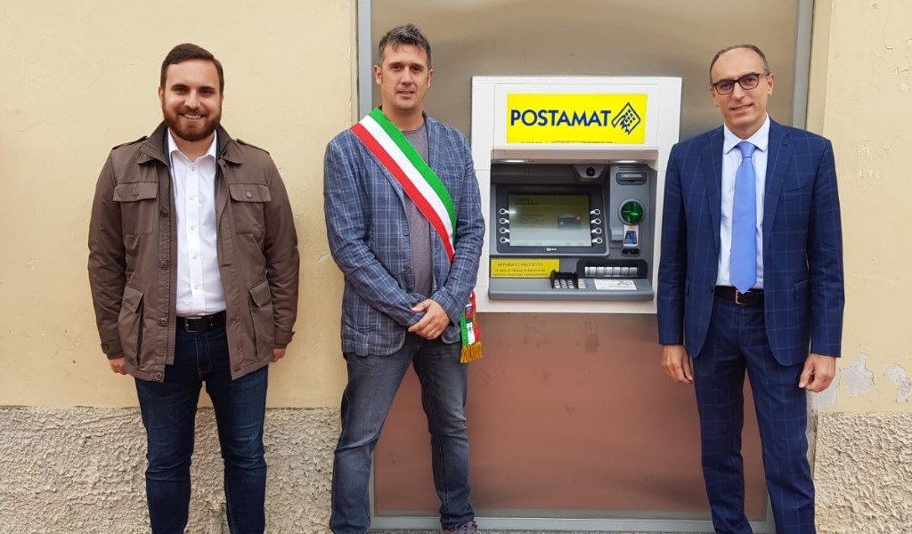 Inaugurato il nuovo Postamat a Castello d’Agogna