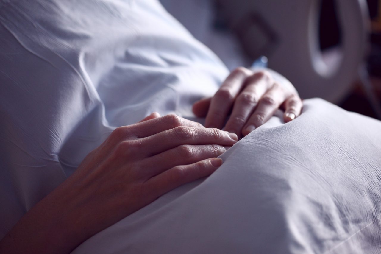 In coma con lesioni e grave trauma cranico, il convivente: “E’ caduta”
