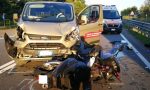Scontro tra scooter e autovan: traffico paralizzato sulla Vigevanese