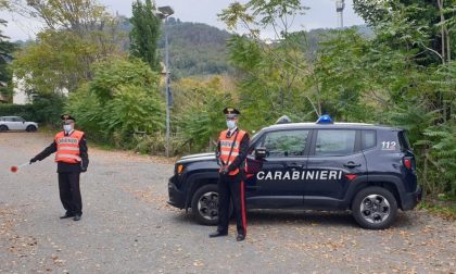 Non si ferma all'alt e fugge a folle velocità: bloccato e arrestato