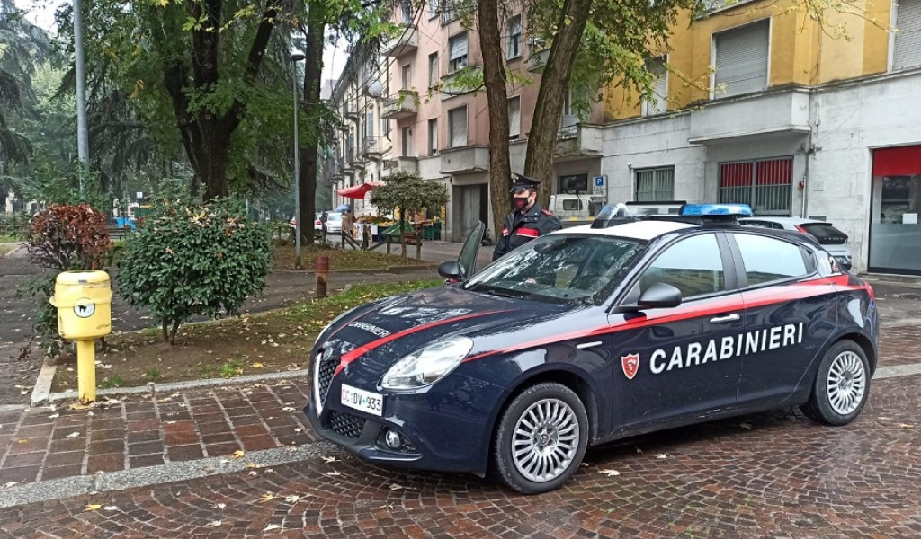 In piazza assembrati e senza mascherina: scattano le sanzioni