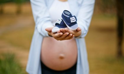 Covid-19 e gravidanza: la trasmissione del virus da madre a feto nel 6% dei casi