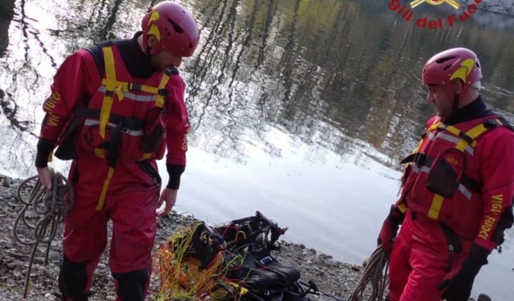 Tragedia a Vigevano, 50enne cade con il parapendio e muore annegato nel Ticino
