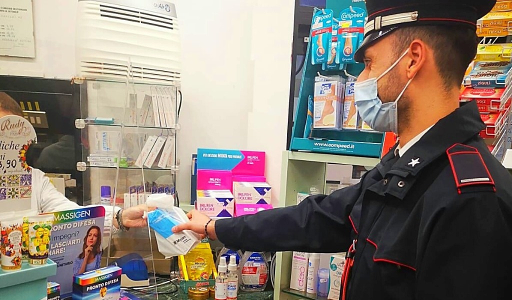 Controlli ma anche assistenza alla popolazione: i carabinieri acquistano farmaci per coppia positiva al Covid