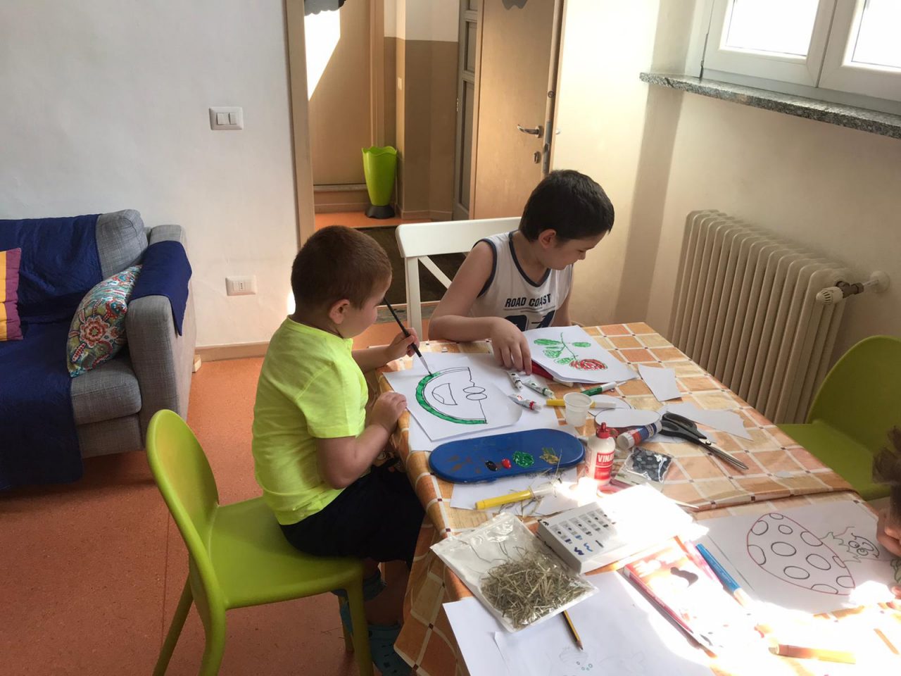Il calendario AGAL con i disegni dei bambini colpiti da malattie oncoematologiche