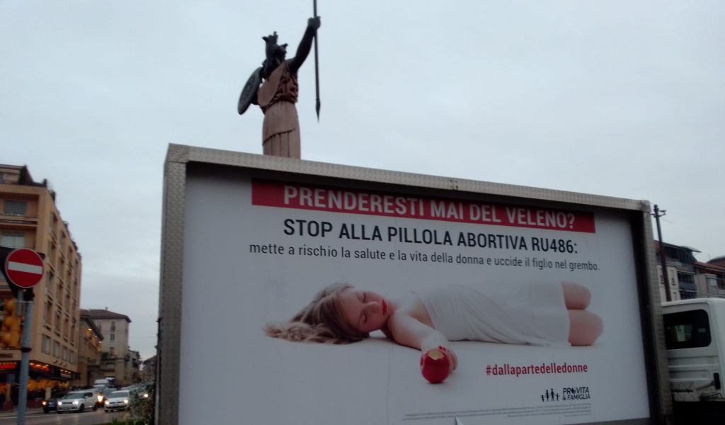 Anche a Pavia i camion vela contro i rischi della pillola abortiva RU486