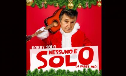 "Nessuno è Solo, a parte me": gli auguri di Bobby agli anziani delle residenze Anni Azzurri