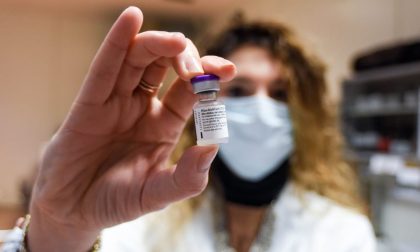 V-Day: arrivate le prime fiale di vaccino anti Covid destinate alla Lombardia FOTO - VIDEO
