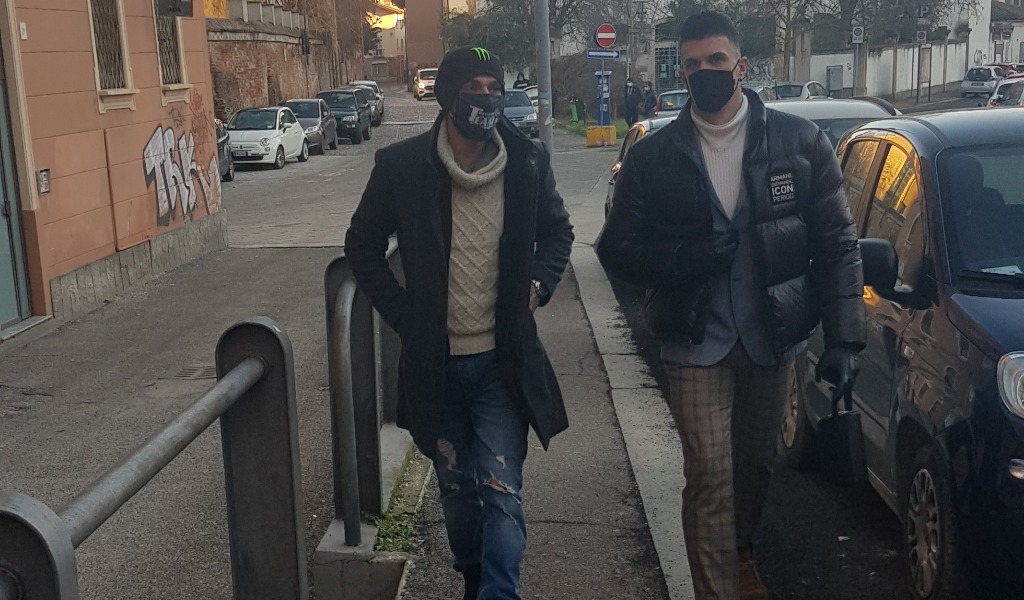 Yuri Rambaldi dell’Isola dei Famosi a spasso per Pavia con Michele Milanesi del Toscano Racing Team
