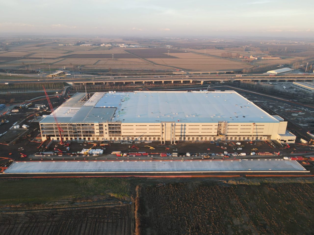 Amazon apre un nuovo magazzino a Novara: in arrivo 900 posti di lavoro