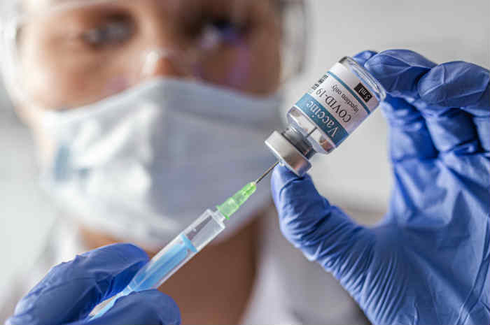 ASST Pavia assume medici per la campagna vaccinale: tutte le info e come candidarsi