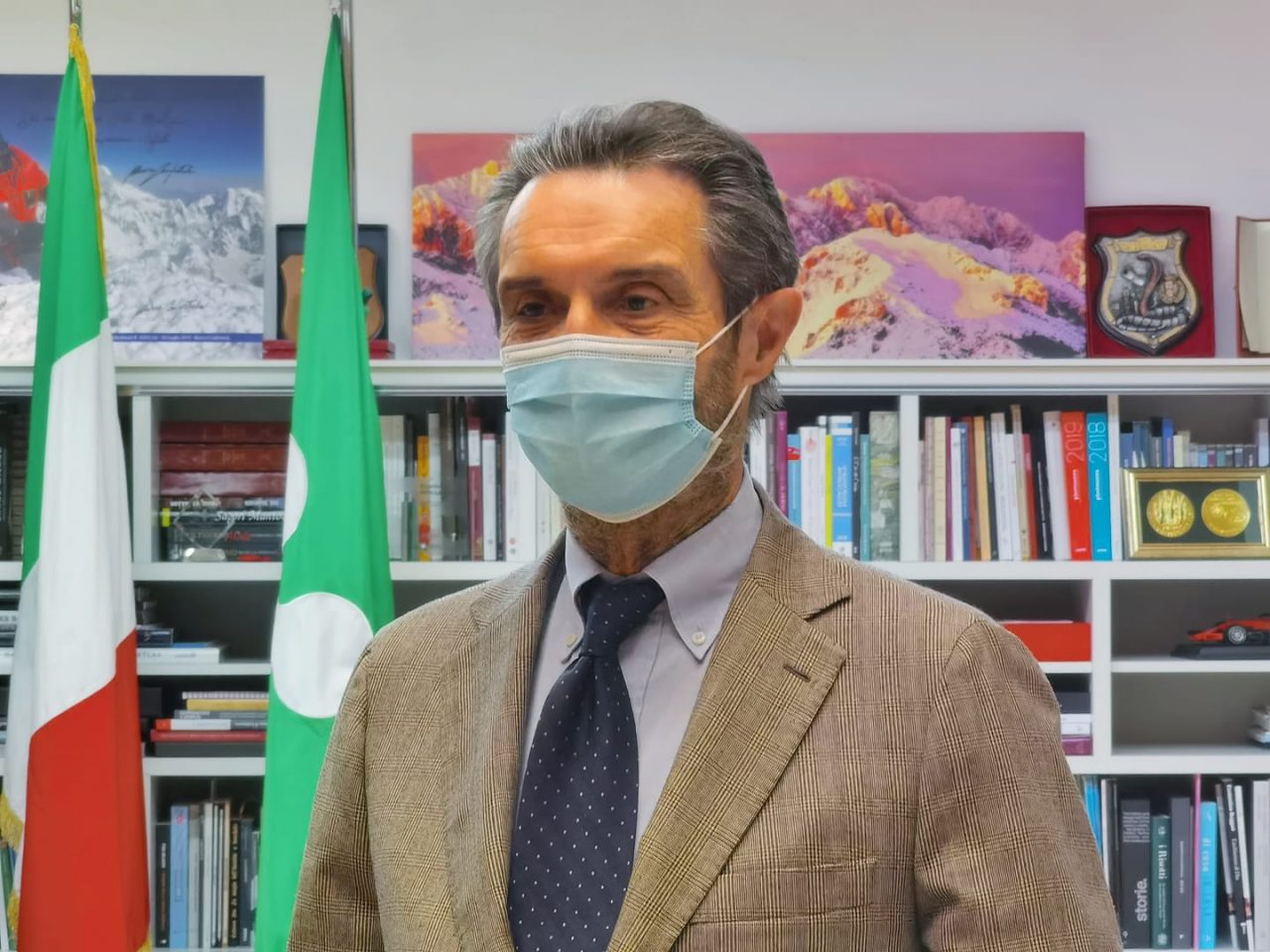 L’annuncio di Fontana: “Lombardia confermata in zona gialla”. Ma, attenzione alle varianti