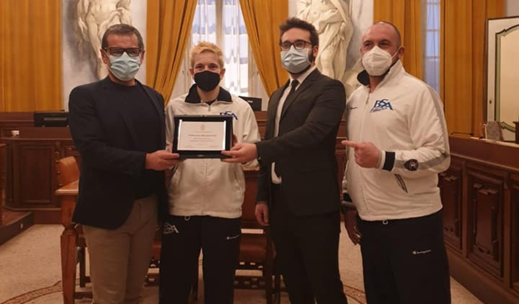 Premiata in Comune Valentina Bustamante, campionessa italiana di pugilato