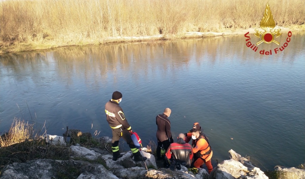 Scomparsa Filippo Incarbone, le foto delle ricerche del corpo nel Ticino