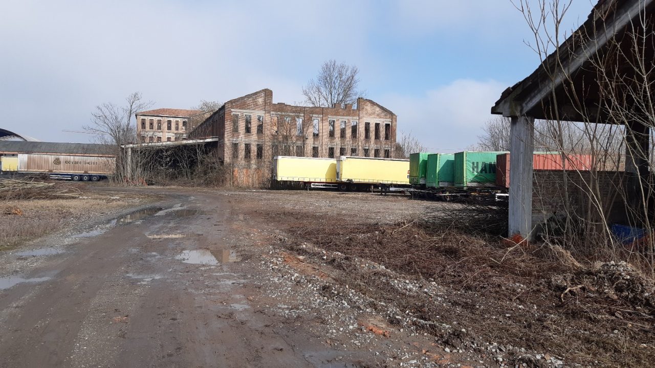 A Bressana scoperta una discarica abusiva nella ex fornace