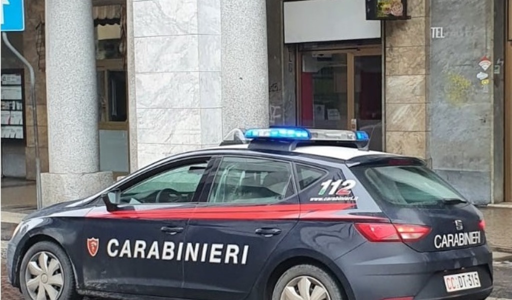 Clienti al kebab oltre l’orario consentito, scatta la chiusura