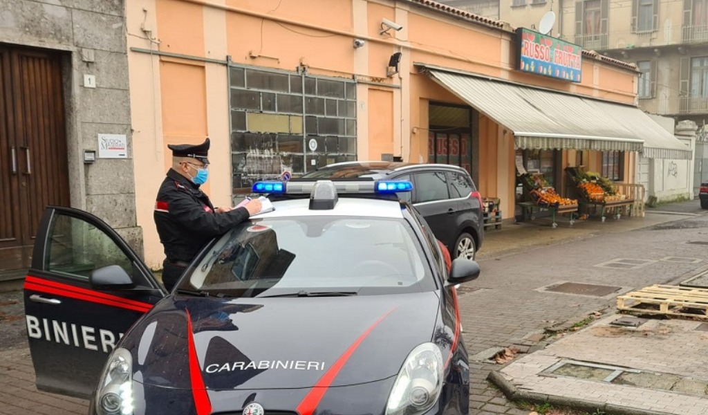 Tenta la spaccata al negozio di frutta, denunciato 30enne vogherese