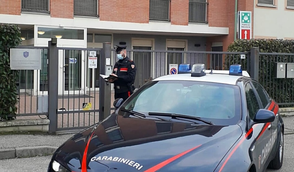 Ruba una motosega e un flessibile da un furgone, rintracciato e denunciato 34enne