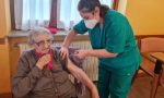 Nonna Epifania (93 anni) ospite della RSA "Villa il Gioiello" di Rivanazzano riceve il vaccino anti Covid