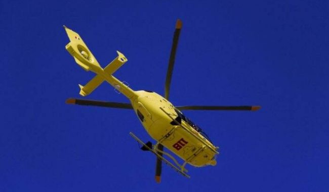 Travolge la moglie in retromarcia con il furgone, 74enne grave al San Matteo