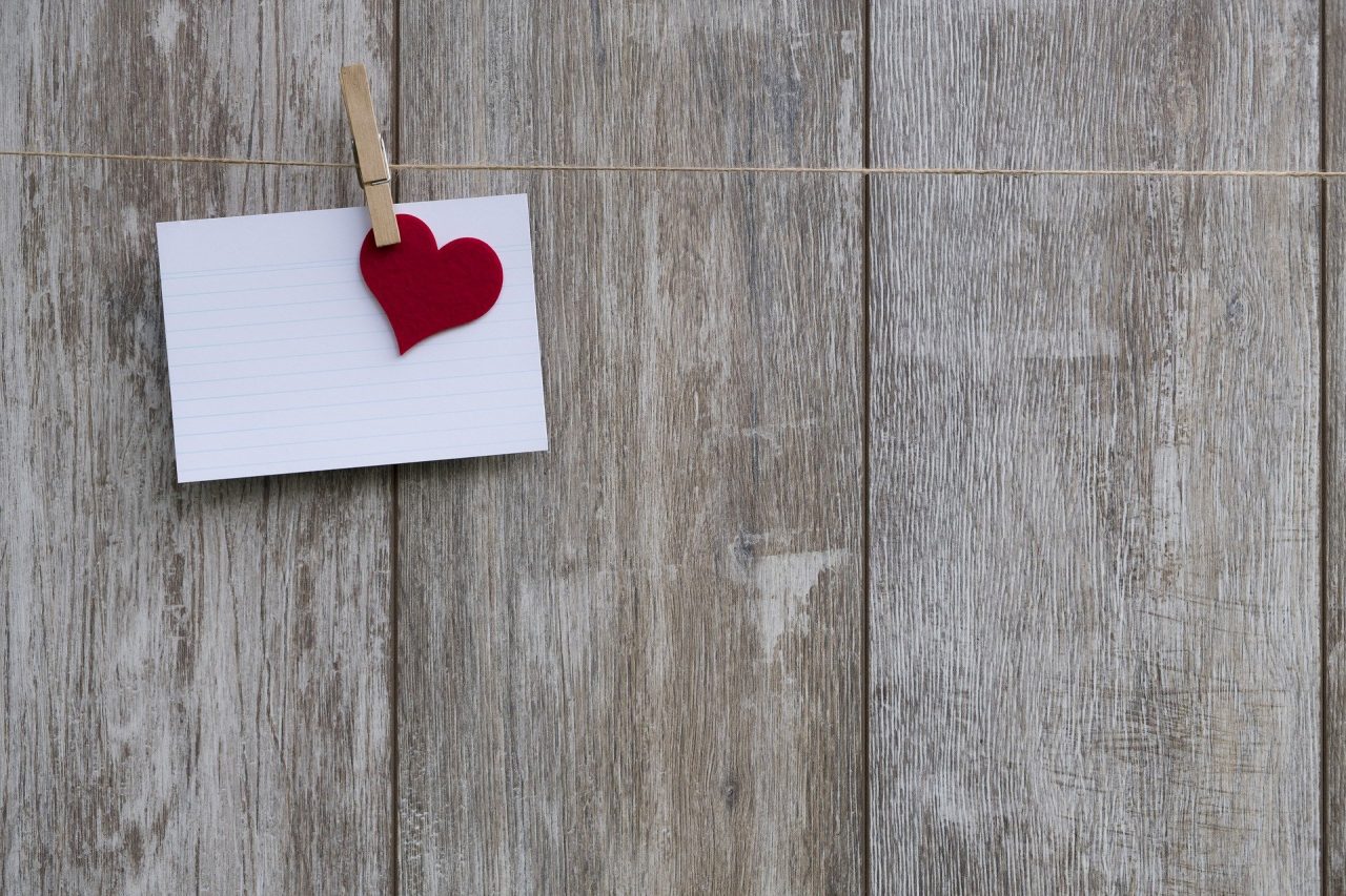 San Valentino: le migliori frasi e immagini da inviare con WhatsApp
