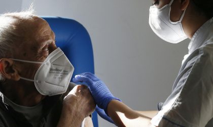 Vaccini anti Covid: Pavia ultima per dosi somministrate in Lombardia. Ma c'è un ma