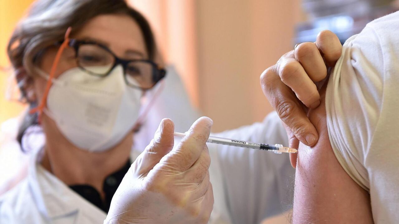 Estate e Covid-19: Ats Pavia apre due centri vaccinali in provincia