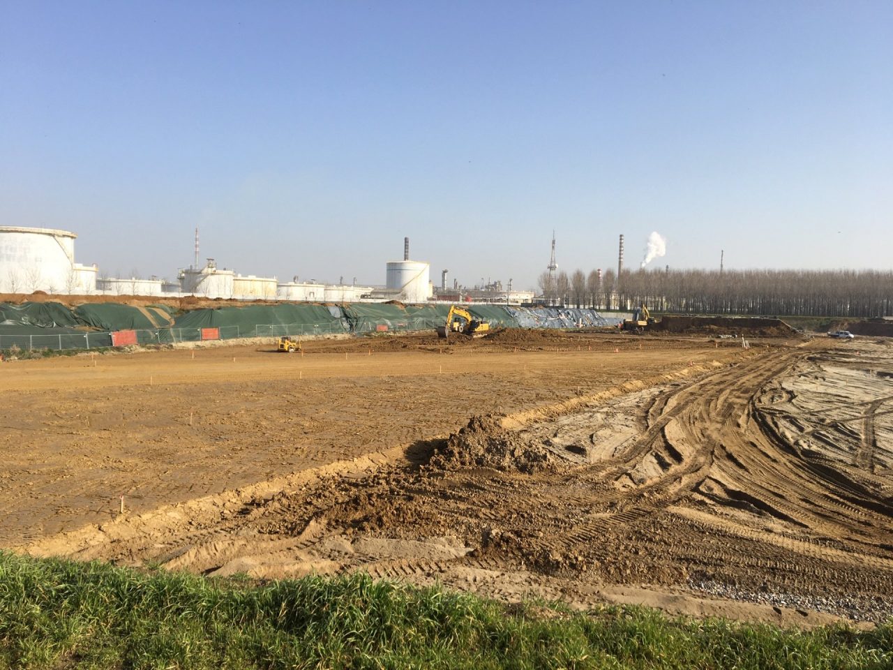 Continuano i lavori di costruzione del secondo lotto della discarica per cemento amianto di Ferrera
