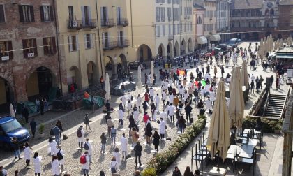 Dopo un anno di Dad a Pavia gli universitari scendono in piazza: "Noi dimenticati"