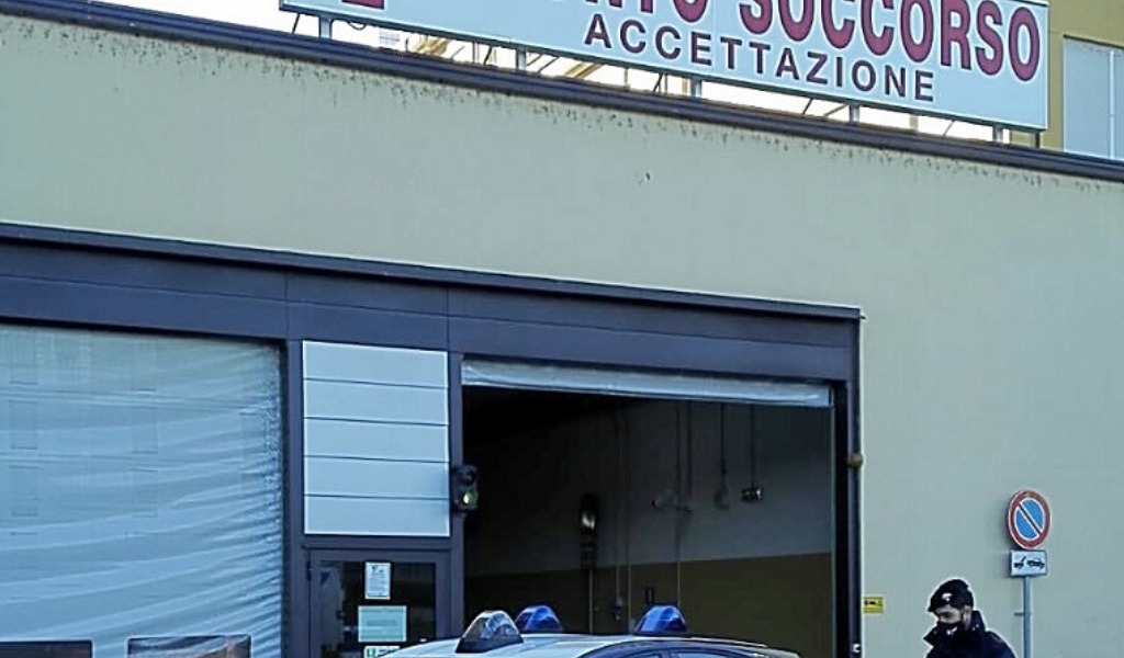 Colto da raptus aggredisce la madre, ai domiciliari nel reparto di Psichiatria del San Matteo