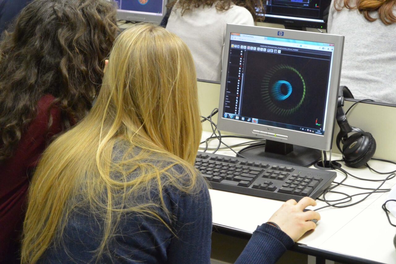 Studenti delle superiori a lezione dal CNAO per scoprire la fisica applicata al trattamento dei tumori