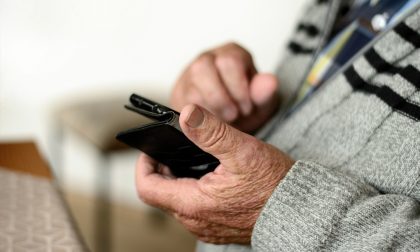 SMS truffa per prenotazione vaccino anti Covid: "Reato vile e vergognoso"