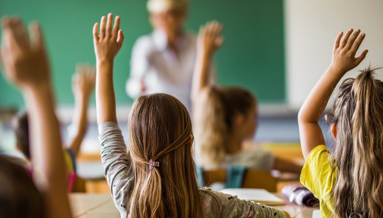 Scuola, il ministro Bianchi: “Il controllo del Green pass spetta ai presidi”