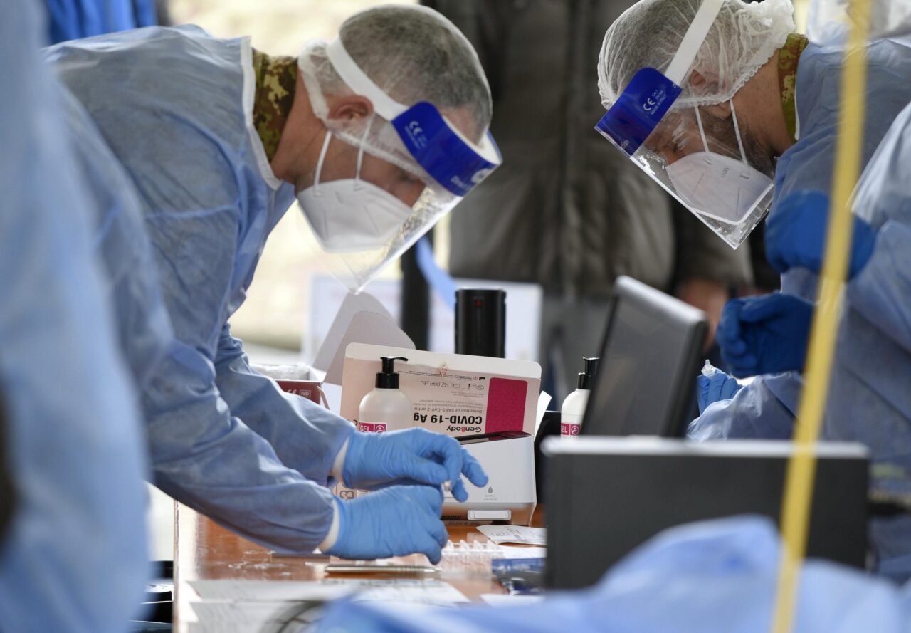 Covid, dati 1 maggio 2021 | +2.139 positivi in Lombardia | Pavia +89