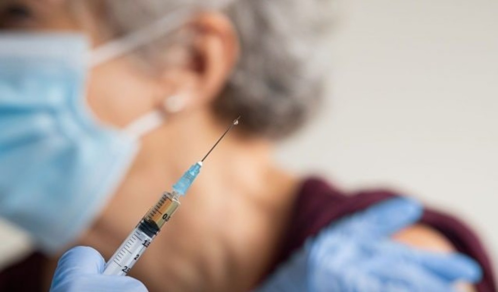 Vaccini anti covid over80: ieri in Lombardia somministrate quasi 1.000 dosi, 227 a Pavia
