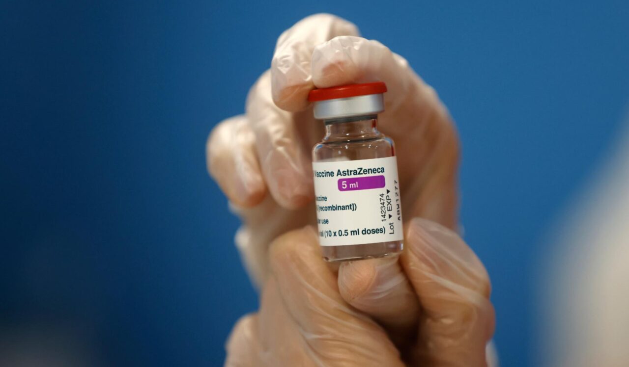 Il vaccino AstraZeneca è sicuro, arriva il via libera dell’Ema