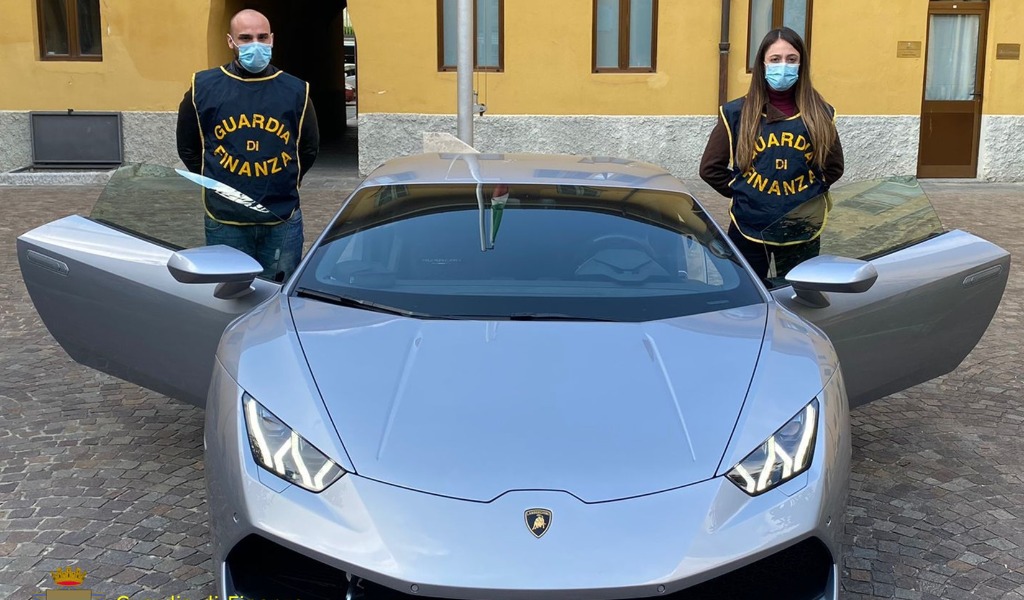 Mafia del carburante: sequestrate una Lamborghini Huracan e una Jeep Wrangler