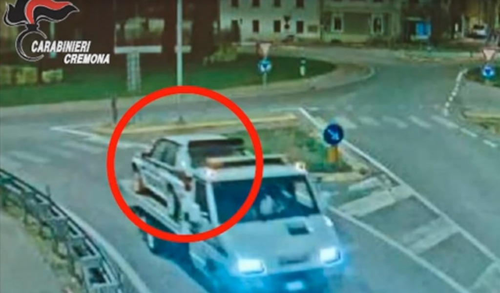 Furti d’auto e ricettazione, 12 arresti: rubata anche la Lancia Delta Integrale Martini del campione di rally Miky Biasion