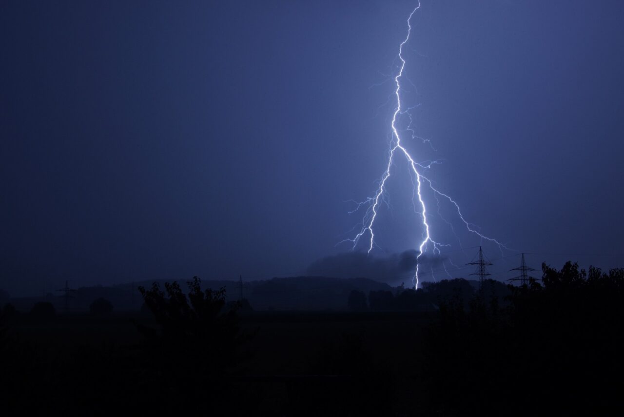 Allerta meteo in Lombardia per rischio temporali forti