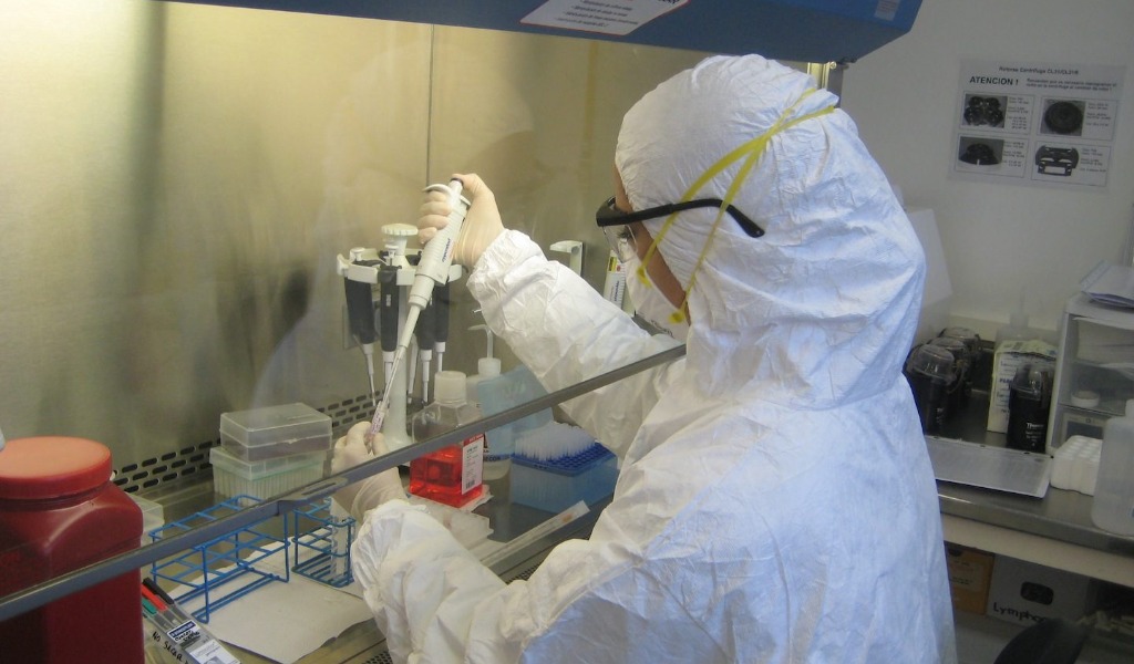 CovidArray: il test capace di identificare il SARS-CoV-2 nei tamponi con una nuova tecnologia