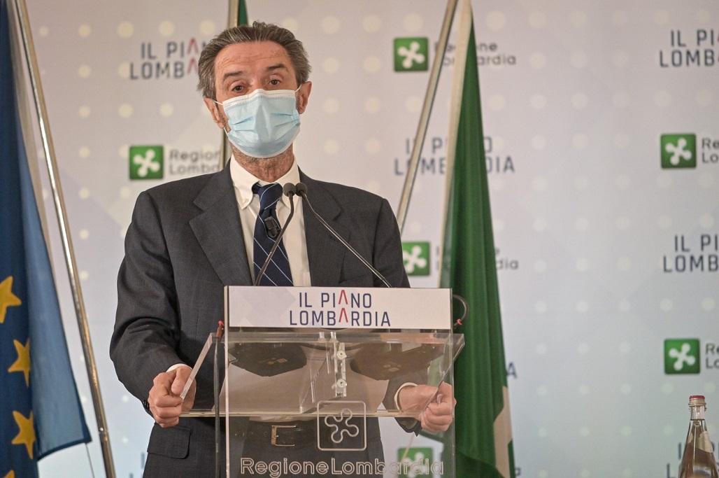 Vaccini, problema vacanze. Fontana: “Se richiamo durante le ferie si deve tornare a casa”