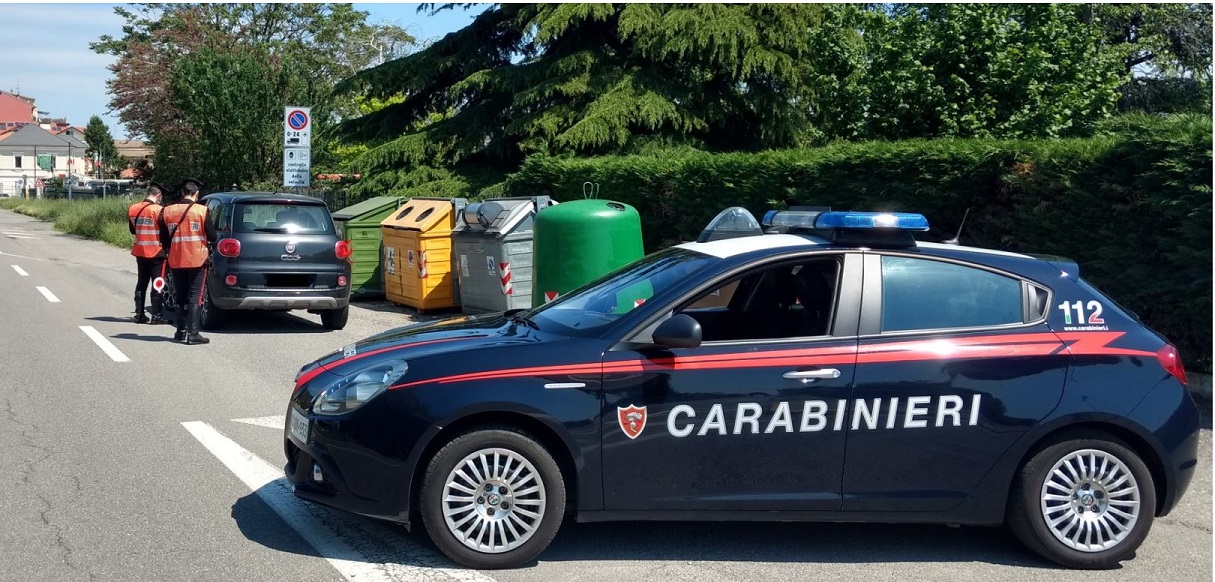 Ubriaco alla guida in orario di coprifuoco: denuncia, multa e patente ritirata