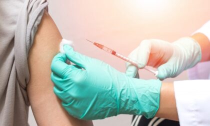 In Lombardia richiami con vaccino diverso da AstraZeneca per gli under60 ancora fermi