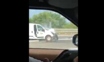 Il video dello schianto in tangenziale con il furgone rubato, poi la fuga: a bordo tre minorenni